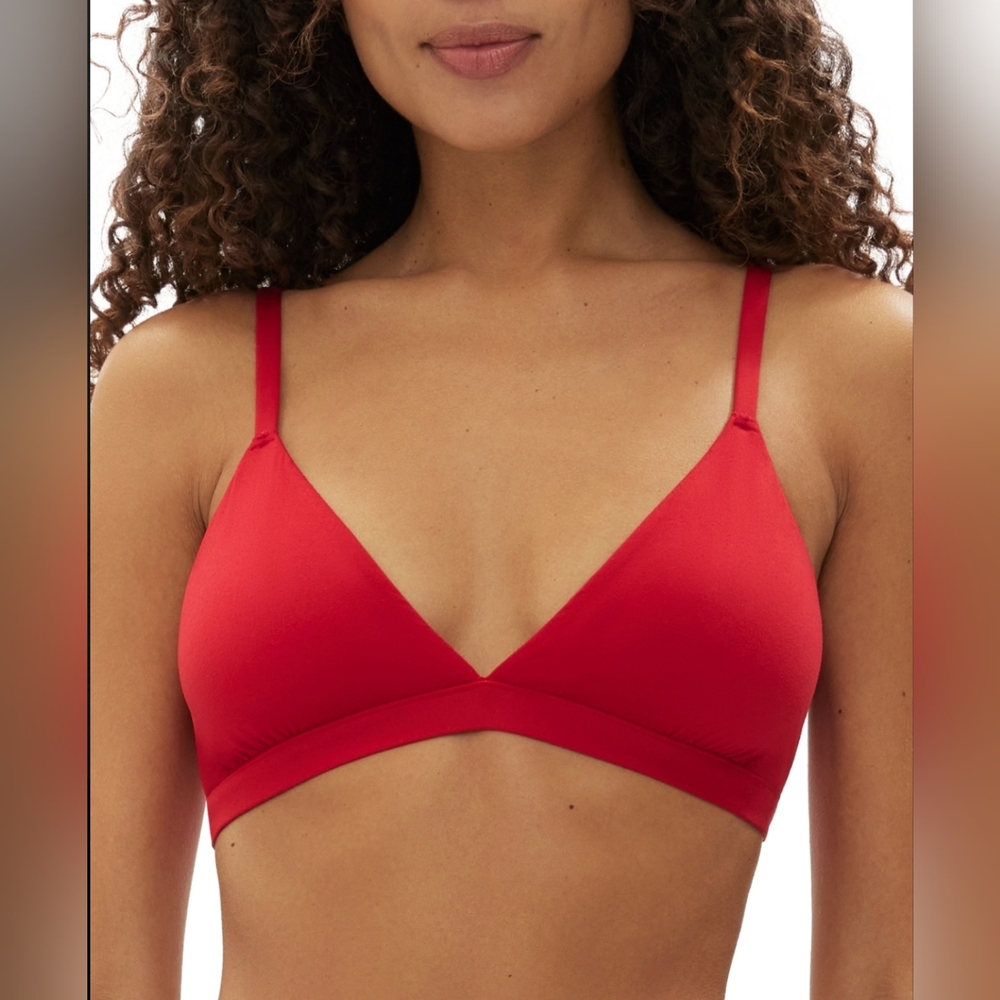GAP GapBody's Super Stretch Triangle Bralette in Red, XS